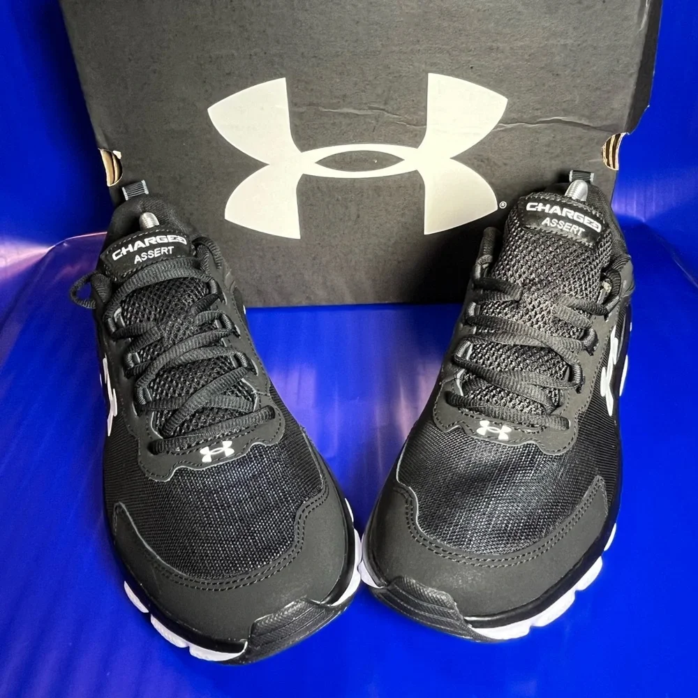 NEW Under Armour Charged Assert 9 Mens Black/White Size 10.5 Wide Fast Shipping - Picture 2 of 5